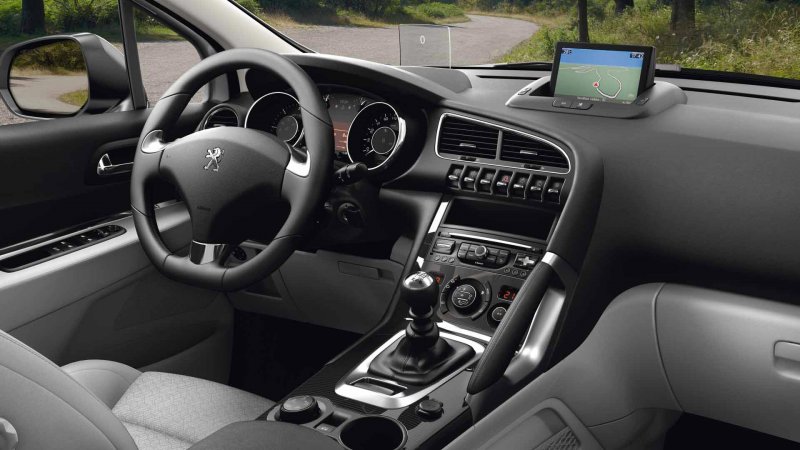 Peugeot 3008 интерьер