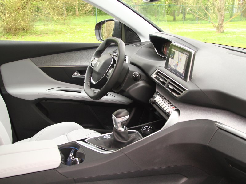 Peugeot 3008 салон