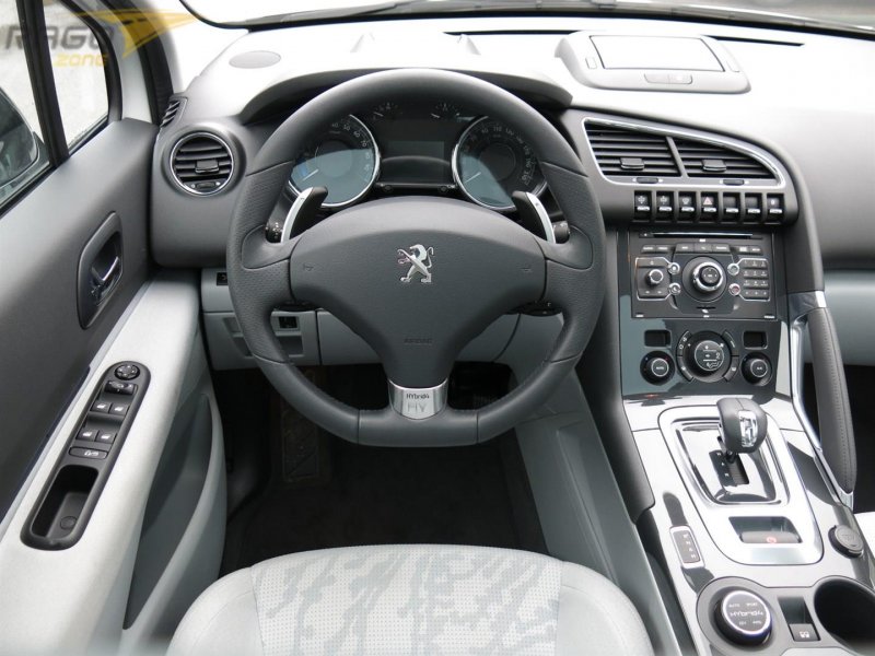 Peugeot 3008 II Рестайлинг салон