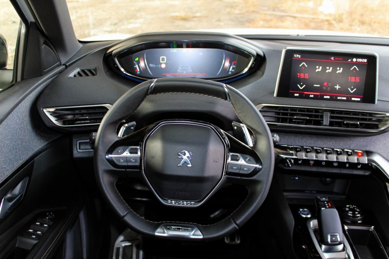 Peugeot 3008 gt line салон