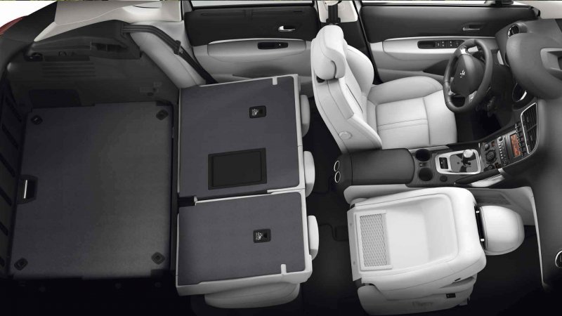 Peugeot 3008 салон 2010