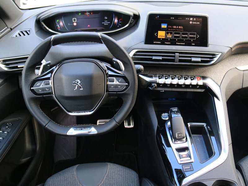 Peugeot 3008 2021 салон