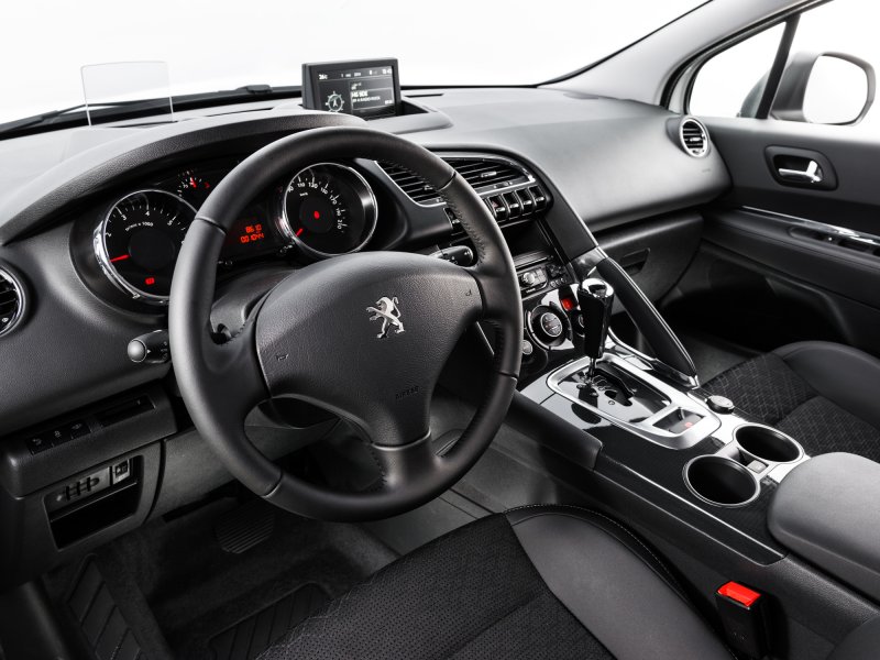 Peugeot 3008 2015 салон