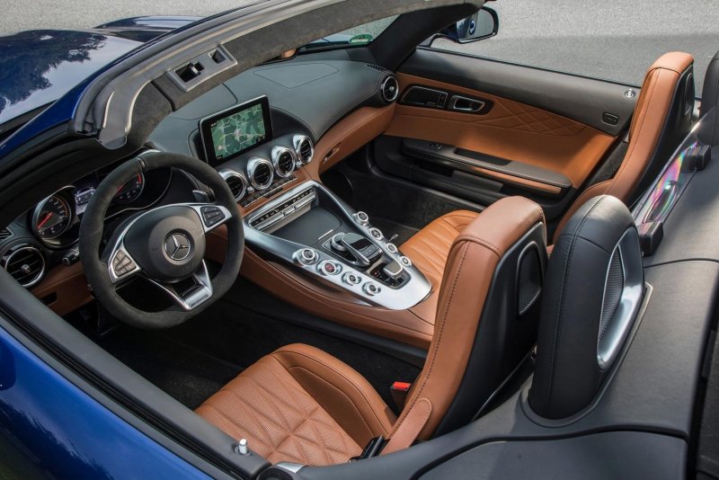 Mercedes AMG gt c Roadster салон