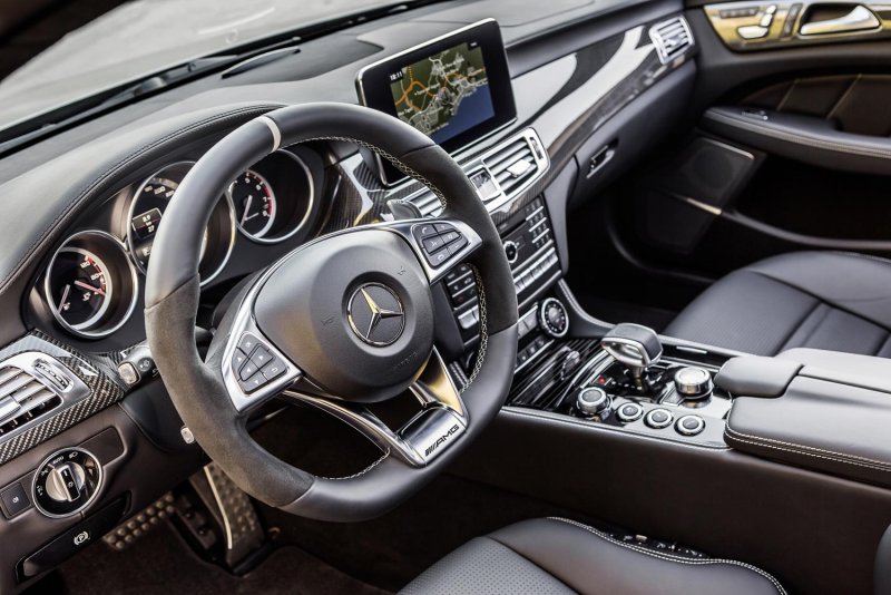 Mercedes Benz CLS 63 салон