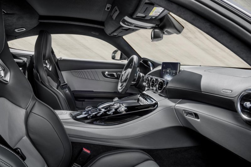 Мерседес Бенц gt s AMG 2015 салон