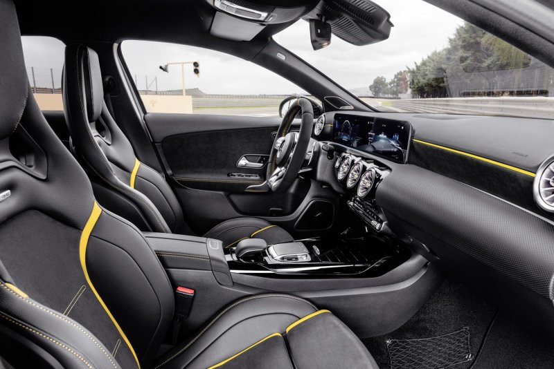 Mercedes a45s AMG салон