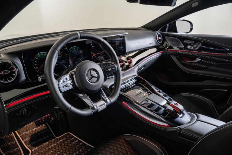 Мерседес s Brabus 900 Rocket