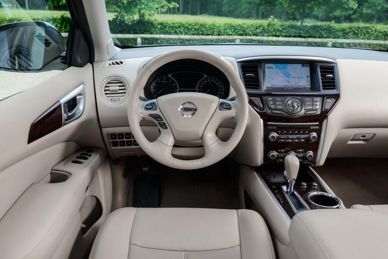 Nissan Pathfinder 2014 салон
