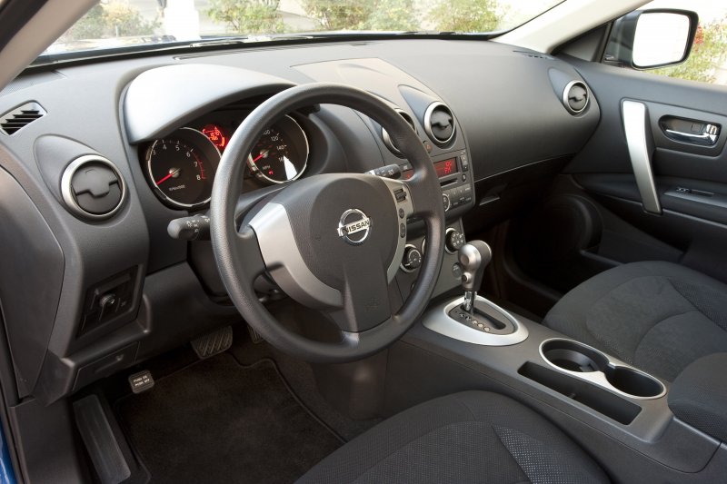 Nissan Rogue салон 2010