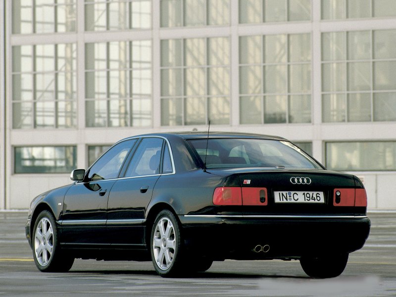 Audi s8 d2 1996