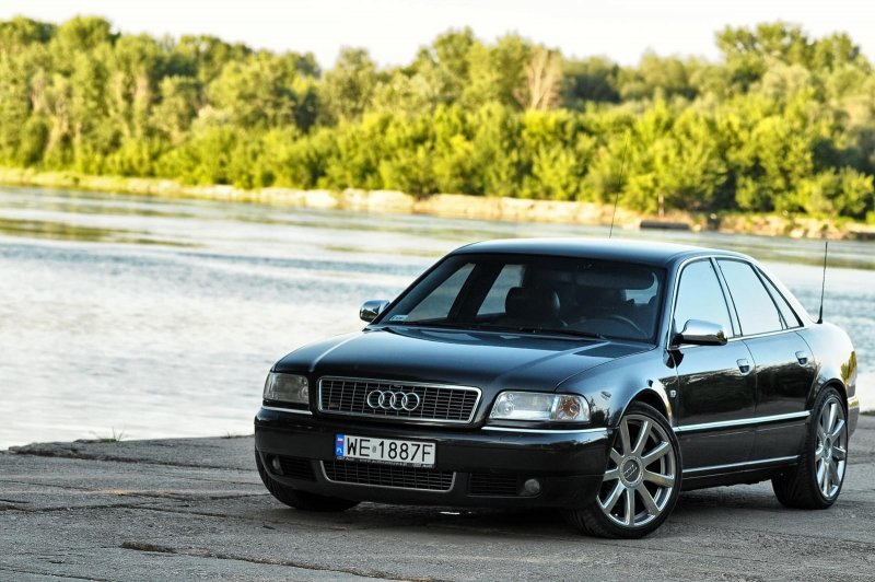 Audi s8 d2