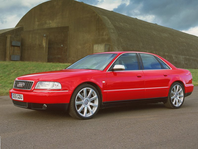 Audi s8 d2