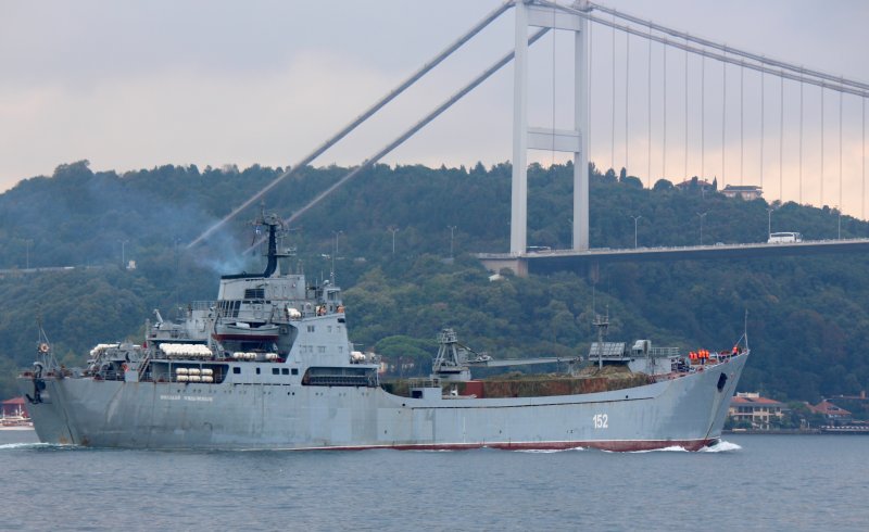 Корабли России в Сангарском проливе