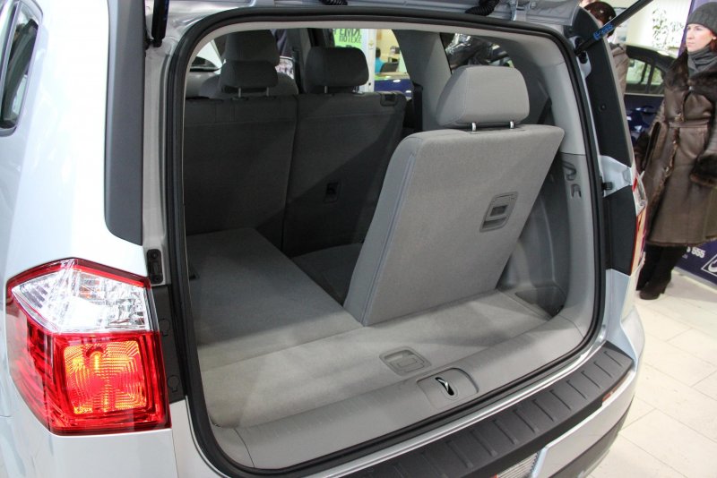 Chevrolet Orlando i багажник