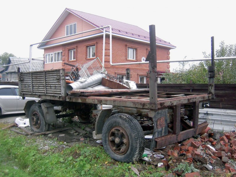 Бортовой прицеп МАЗ 8926 где находится номер шасси