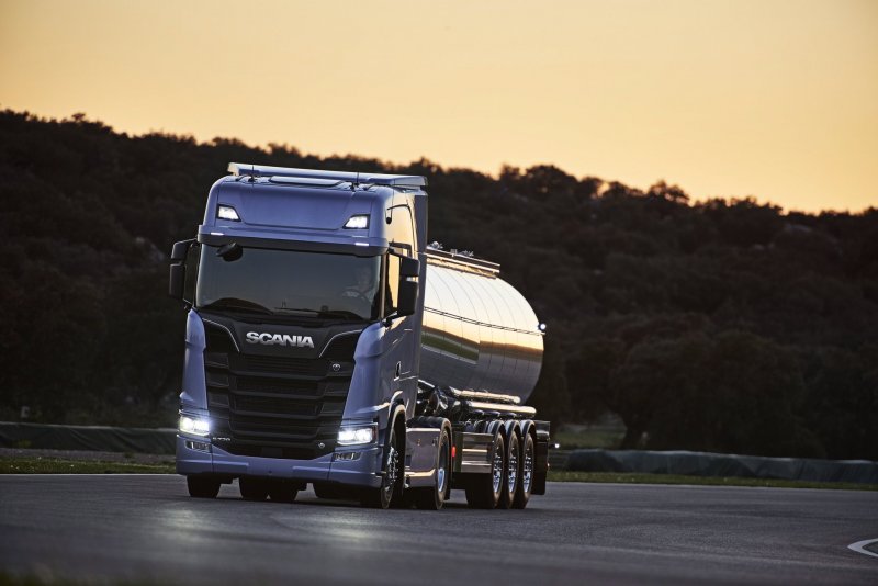 Scania s730 бензовоз