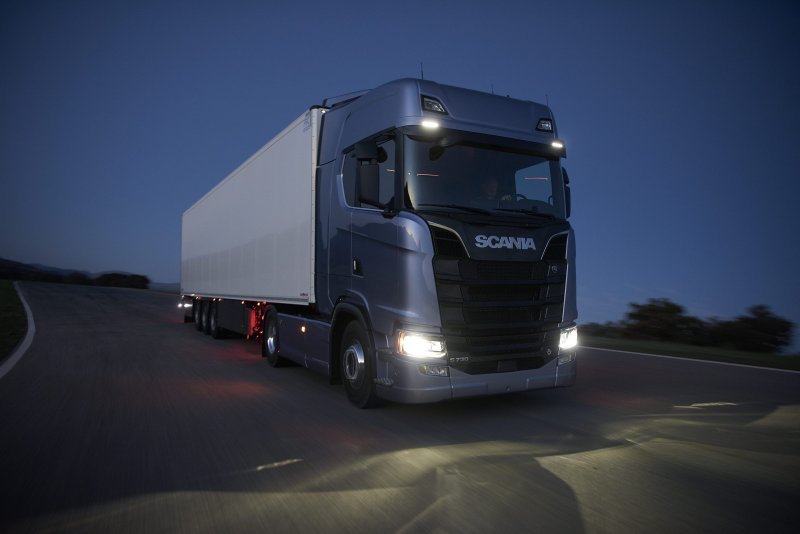 Грузовик Scania s730