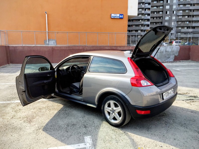Volvo c30 1.6 МТ, 2008