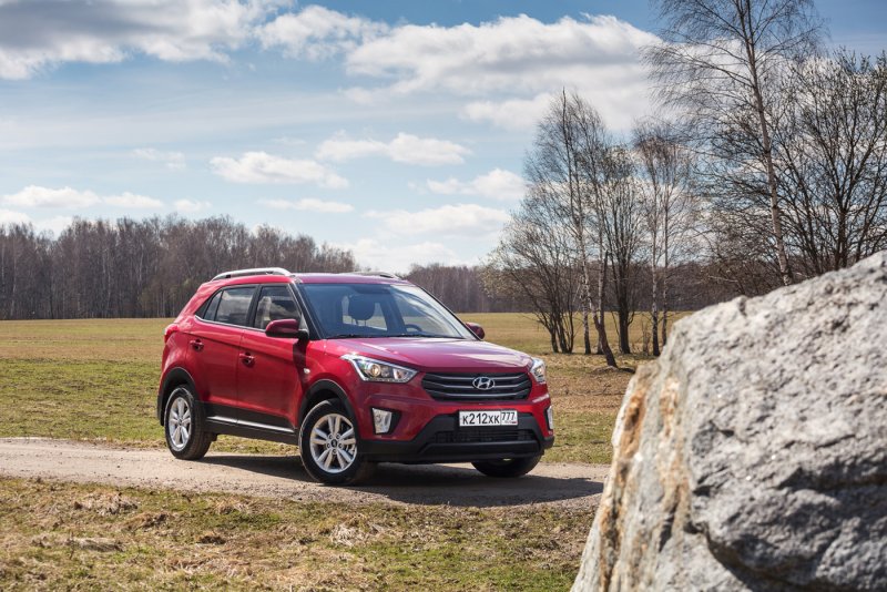 Hyundai Creta красная