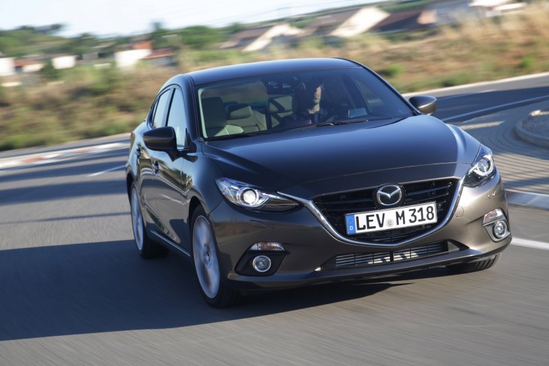 Mazda 3 седан
