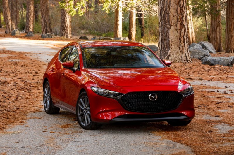 Mazda 3 2019 в новом кузове