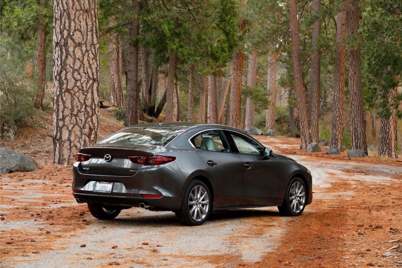Mazda седан 2020