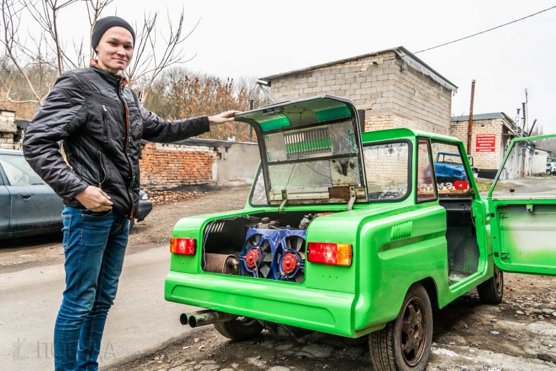 Машина инвалидка СМЗ С 3 Д