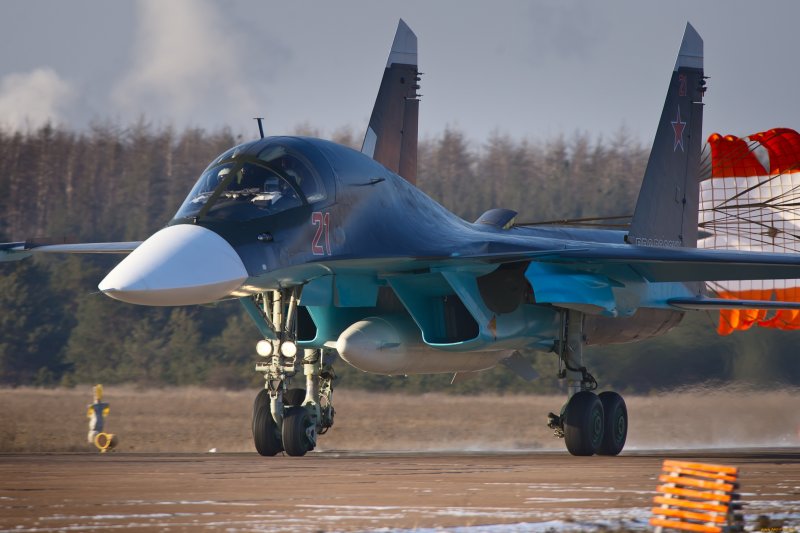Военный самолет Су 34