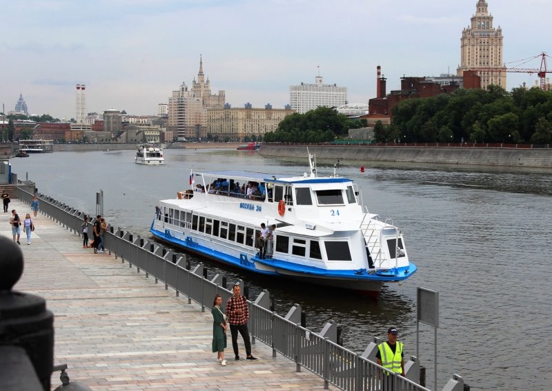 Теплоход Москва 24
