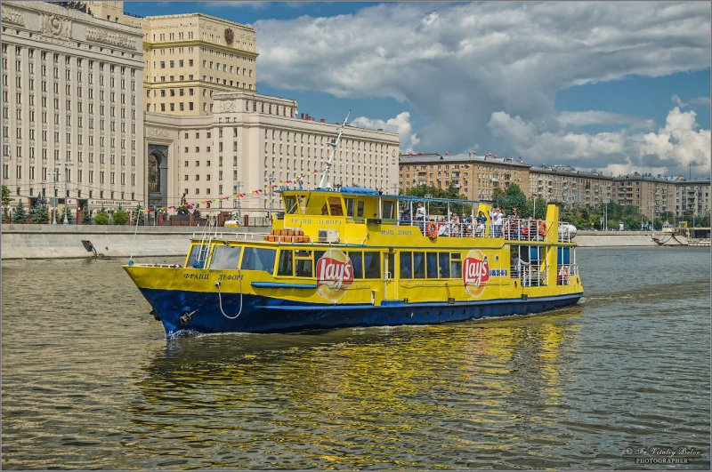 Кораблик Москва река
