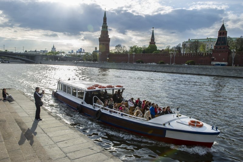 Речная прогулка по Москве на теплоходе
