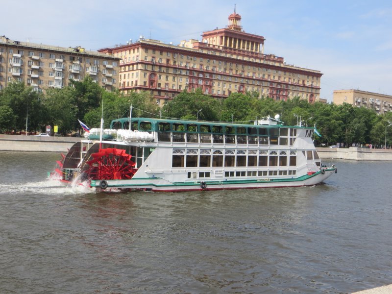 Кораблик Москва река