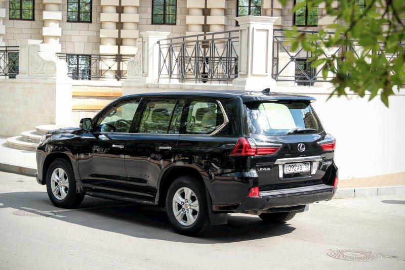 Лексус ЛХ 490