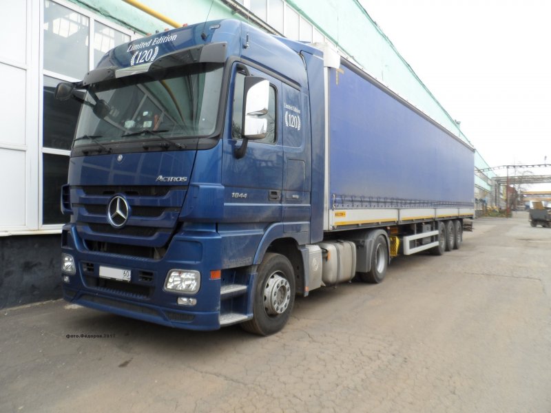 Actros 1844 тягач