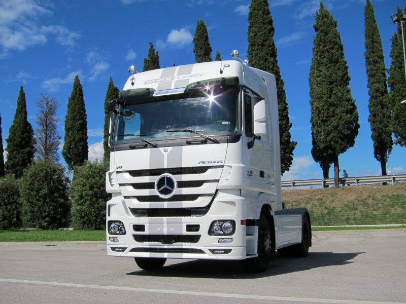 Мерседес Бенц Actros