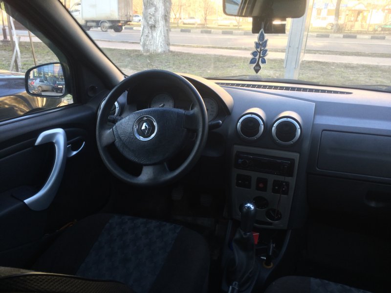 Renault Logan 2005