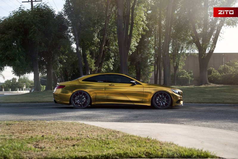 Золотой Мерседес s63