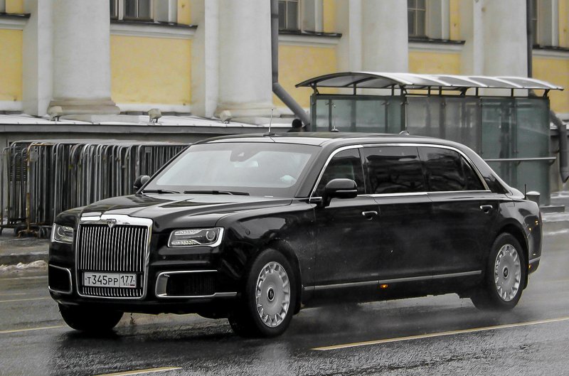 Машина Aurus Senat