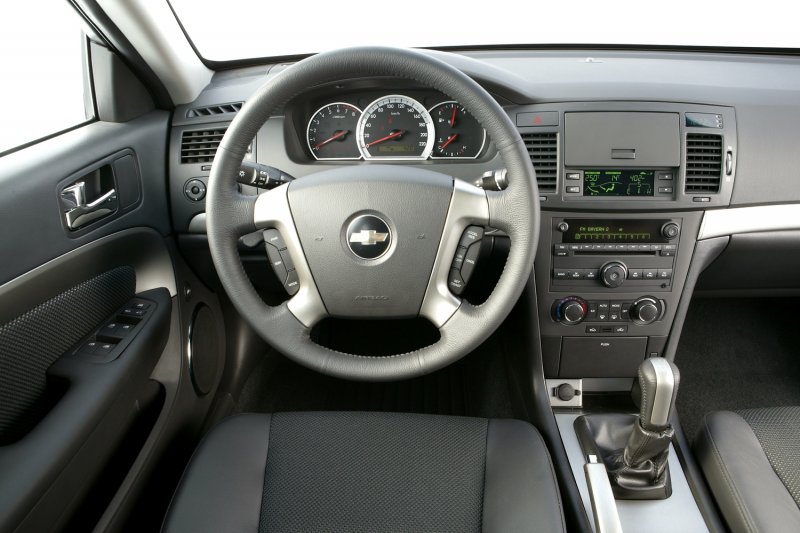 Chevrolet Epica 2011 салон