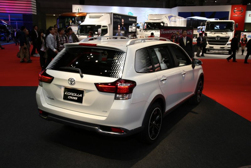Toyota Corolla Cross 2020 салон