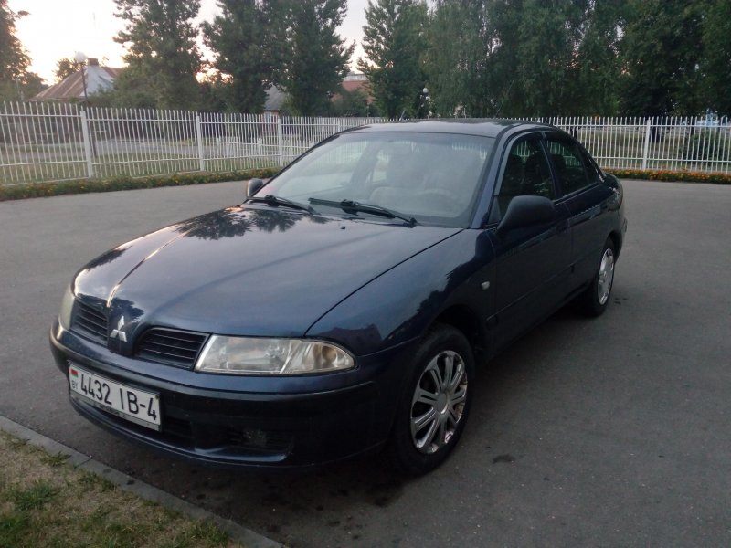Мицубиси Каризма 2002 седан тюнинг