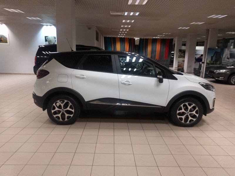 Renault Captur белый с черной крышей
