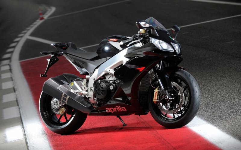 Aprilia rsv4r 2010