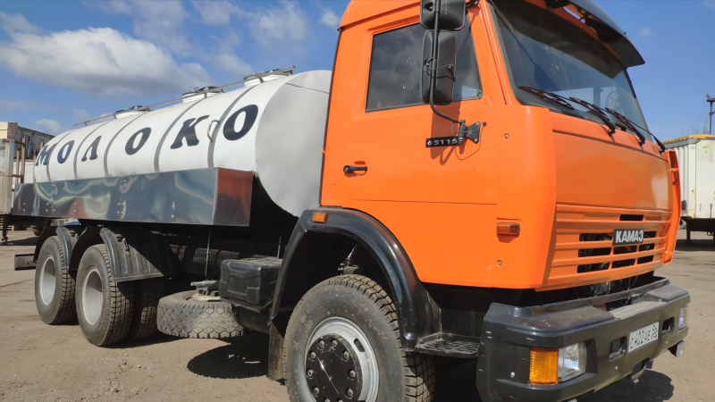 КАМАЗ 4308 молоковоз