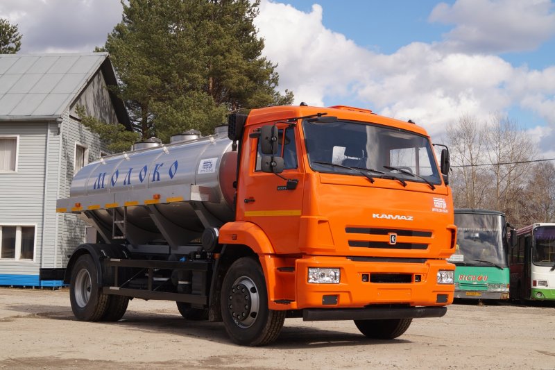 КАМАЗ 4308 молоковоз