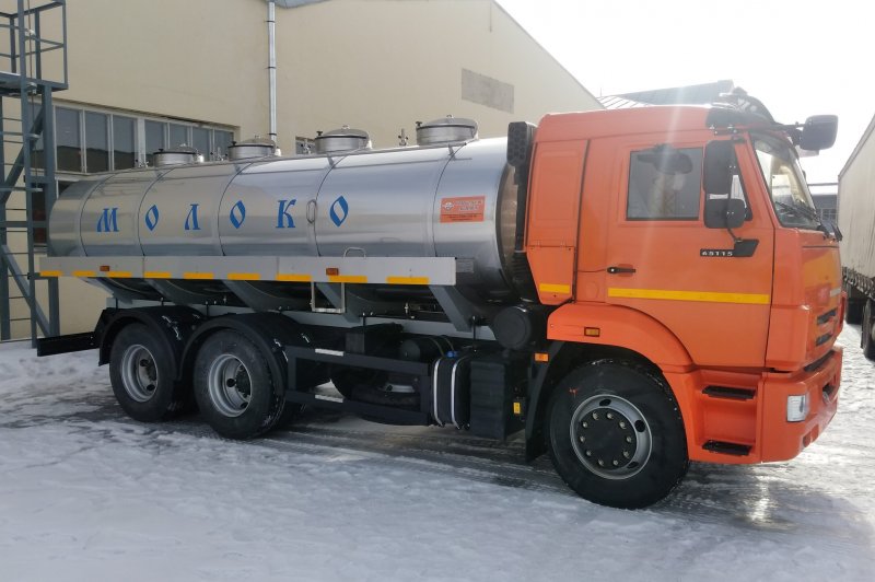 КАМАЗ 43118 молоковоз