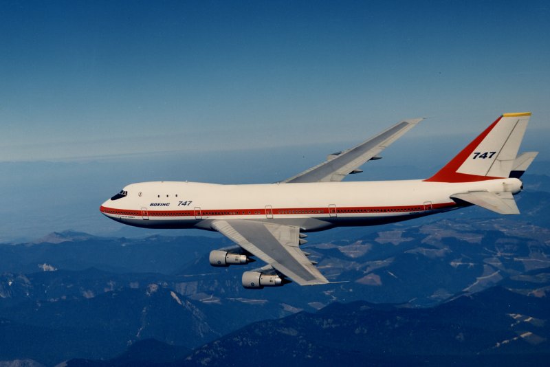 Пассажирский Боинг 747