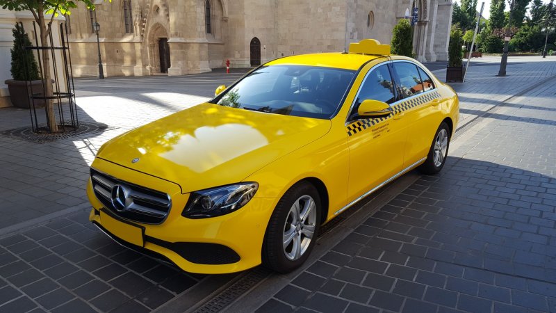 Mercedes w213 такси