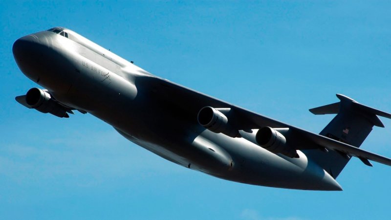 Самолет c17 Galaxy